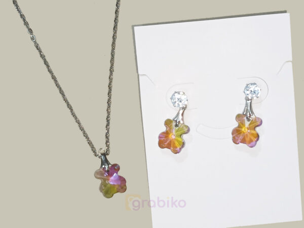 Stylish flower pendant necklace with matching earrings set